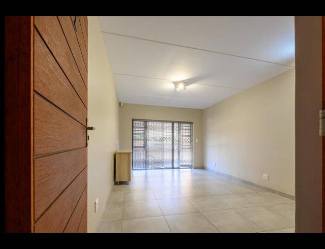 1 BEDROOM PROPERTY TO RENT IN DIE BULT